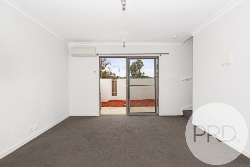 Photo - 18/8 Henry Kendall Street, Franklin ACT 2913 - Image 4