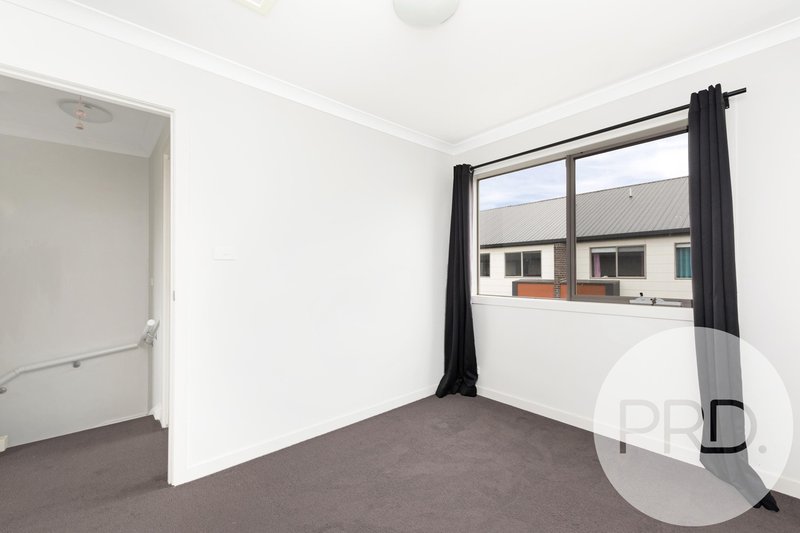 Photo - 18/8 Henry Kendall Street, Franklin ACT 2913 - Image 6