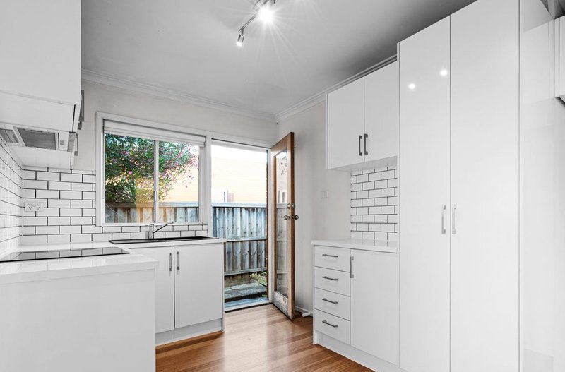 Photo - 1/88 Mcfadzean Avenue, Reservoir VIC 3073 - Image 6