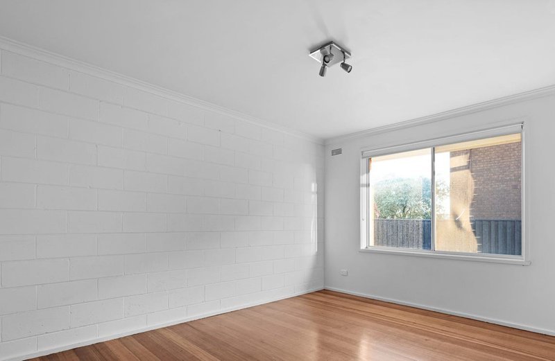 Photo - 1/88 Mcfadzean Avenue, Reservoir VIC 3073 - Image 10