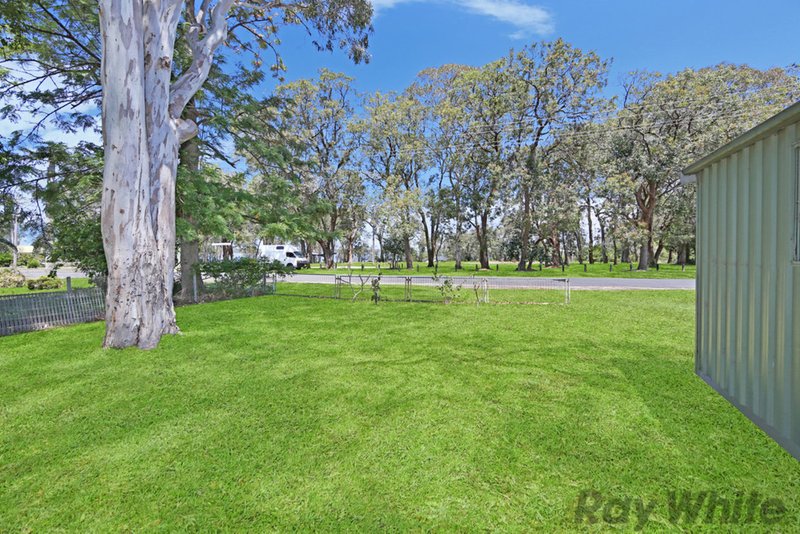 Photo - 188 Scenic Drive, Budgewoi NSW 2262 - Image 5