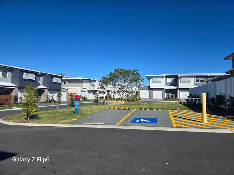 Photo - 18/8 Taylor Place, Mackenzie QLD 4156 - Image 11