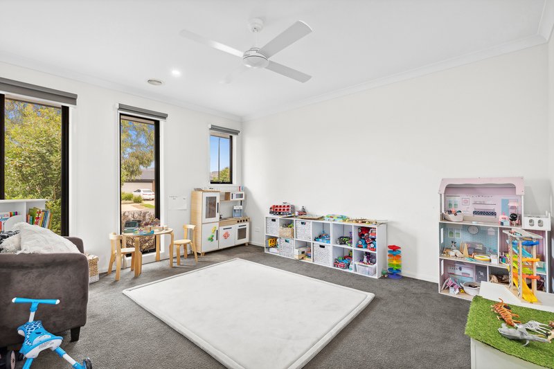 Photo - 188 Warralily Boulevard, Armstrong Creek VIC 3217 - Image 3