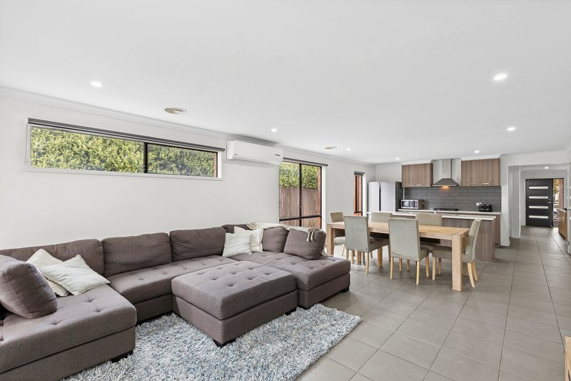 Photo - 188 Warralily Boulevard, Armstrong Creek VIC 3217 - Image 6