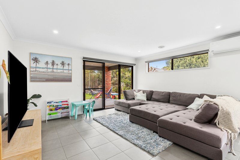 Photo - 188 Warralily Boulevard, Armstrong Creek VIC 3217 - Image 8