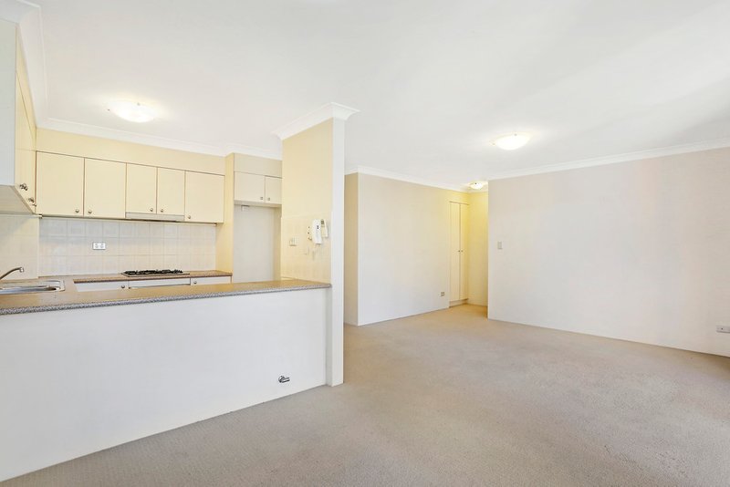 Photo - 18/9-15 May Street, Hornsby NSW 2077 - Image 2