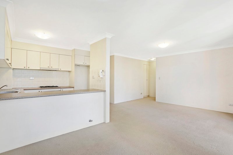 Photo - 18/9-15 May Street, Hornsby NSW 2077 - Image 3