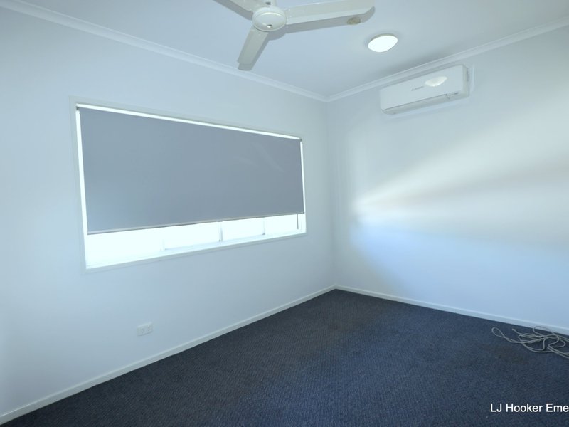 Photo - 189 Borilla Street, Emerald QLD 4720 - Image 11