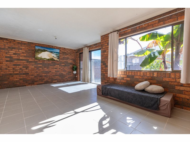 Photo - 1/89 Macintosh Street, Forster NSW 2428 - Image 5