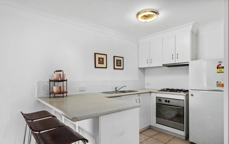 Photo - 18/9 Uniplaza Court, Kearneys Spring QLD 4350 - Image 2