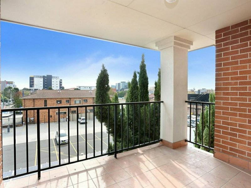 Photo - 18/96-98 Castlereagh Street, Liverpool NSW 2170 - Image 6