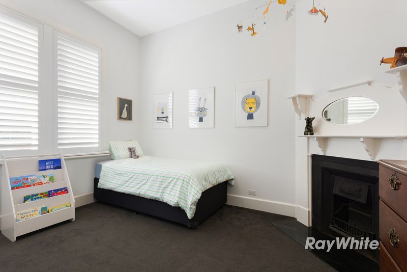 Photo - 18A Carlisle Crescent, Hughesdale VIC 3166 - Image 6
