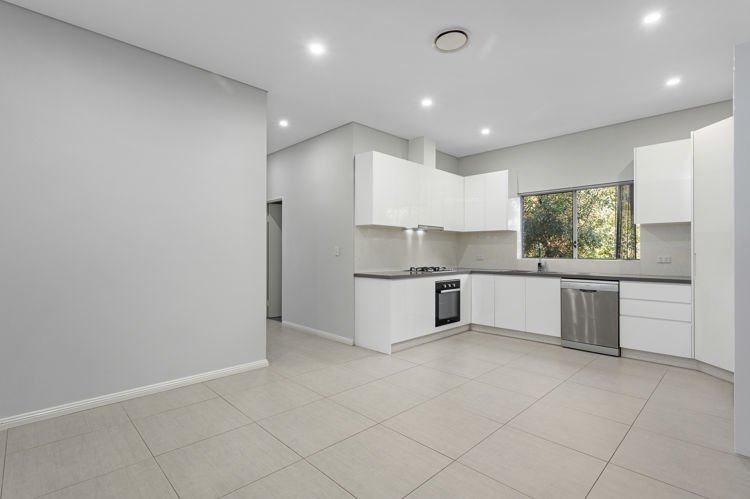 Photo - 18a Crawford Street, Guildford NSW 2161 - Image 2