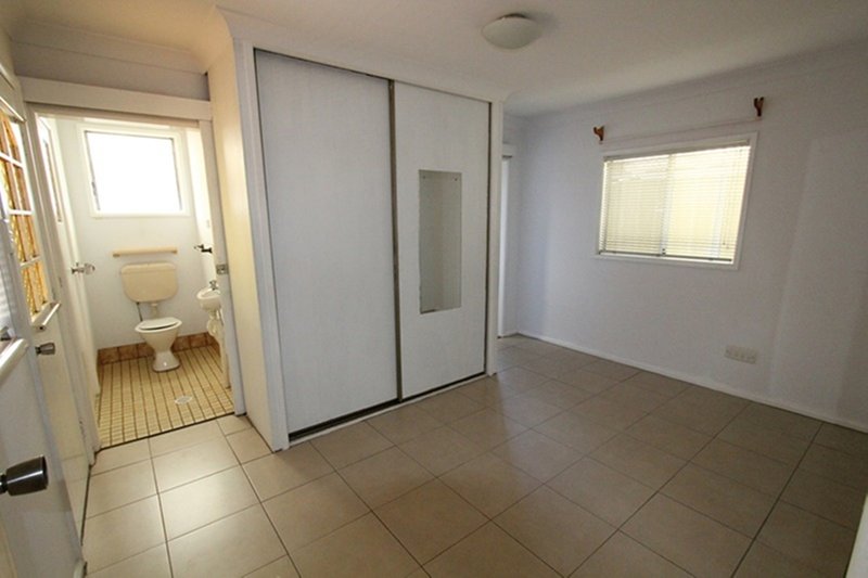 Photo - 18A Dredge Avenue, Moorebank NSW 2170 - Image 3