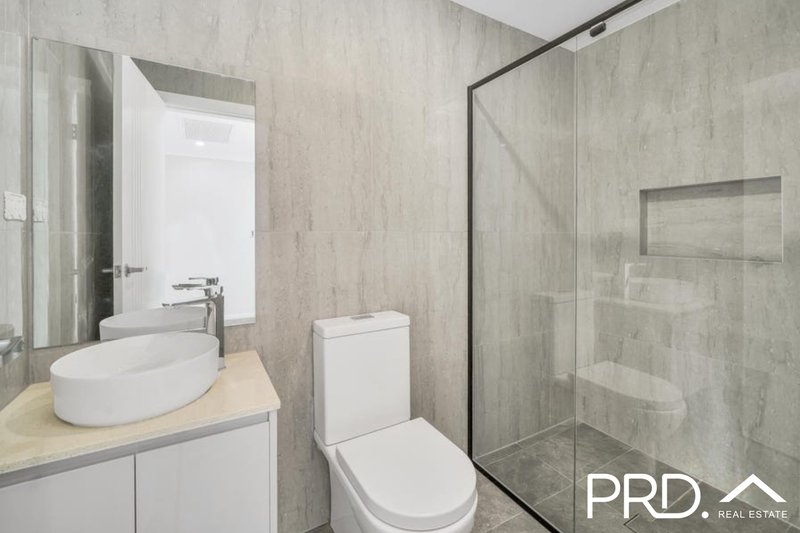 Photo - 18a Fieldhouse Circuit, Campbelltown NSW 2560 - Image 9
