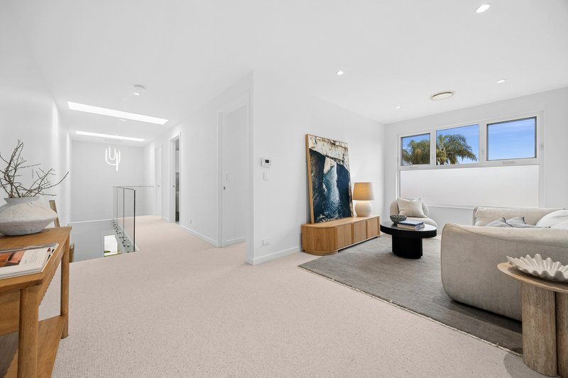 Photo - 18A Fromelles Avenue, Seaforth NSW 2092 - Image 9