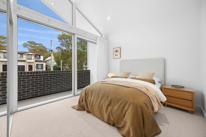 Photo - 18A Fromelles Avenue, Seaforth NSW 2092 - Image 12