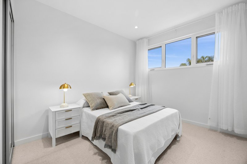 Photo - 18A Fromelles Avenue, Seaforth NSW 2092 - Image 13