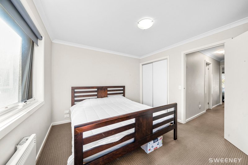 Photo - 18A Honolulu Drive, Point Cook VIC 3030 - Image 4