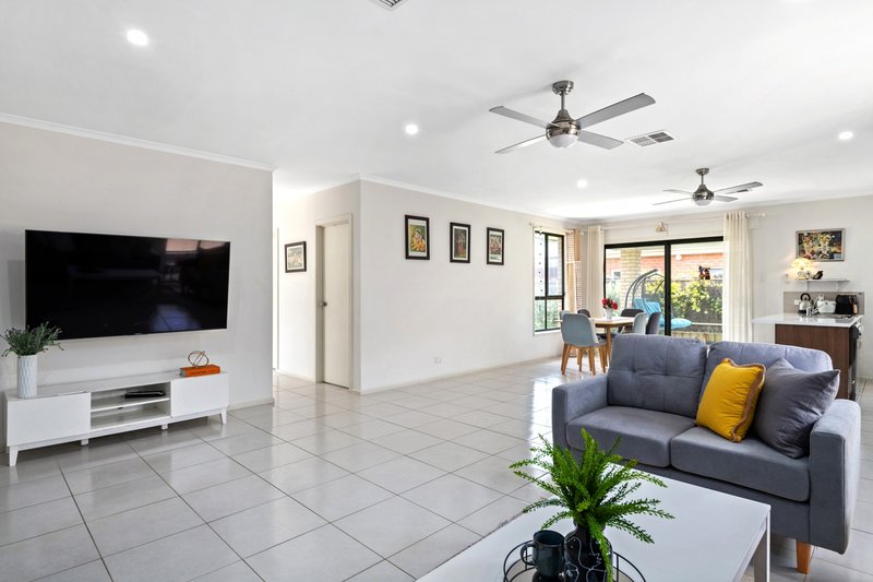 Photo - 18A Illawarra Avenue, Hove SA 5048 - Image 2