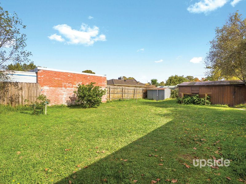 Photo - 18A Lade Avenue, Kilsyth VIC 3137 - Image 4