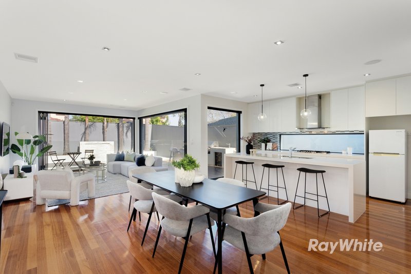 Photo - 18A Lawson Street, Bentleigh VIC 3204 - Image 2