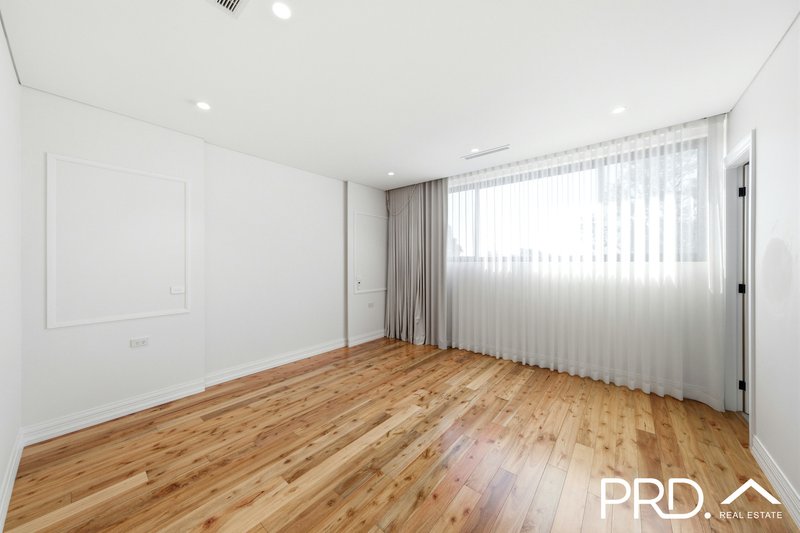 Photo - 18a Lochinvar Road, Revesby NSW 2212 - Image 11