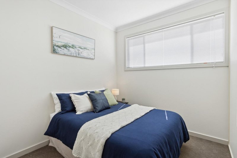 Photo - 18A Riverside Street, Mawson Lakes SA 5095 - Image 10