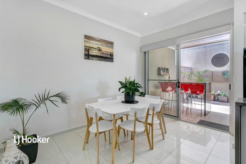 Photo - 18A Riverside Street, Mawson Lakes SA 5095 - Image 5