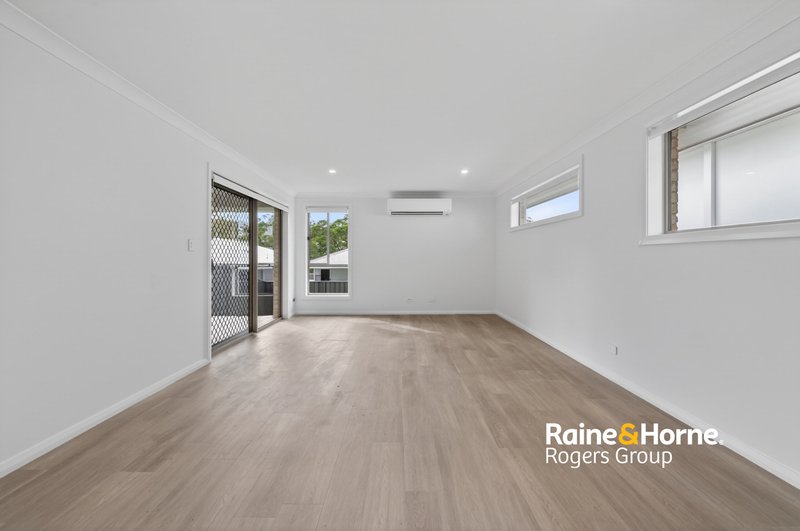 Photo - 18A Turnock Drive, Cameron Park NSW 2285 - Image 3