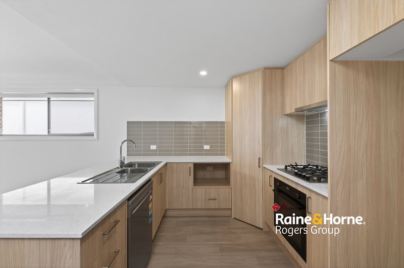Photo - 18A Turnock Drive, Cameron Park NSW 2285 - Image 4