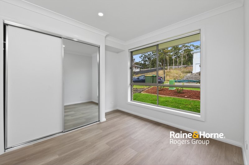 Photo - 18A Turnock Drive, Cameron Park NSW 2285 - Image 8