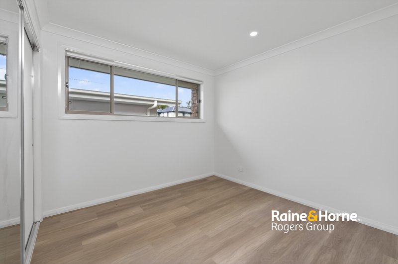 Photo - 18A Turnock Drive, Cameron Park NSW 2285 - Image 9