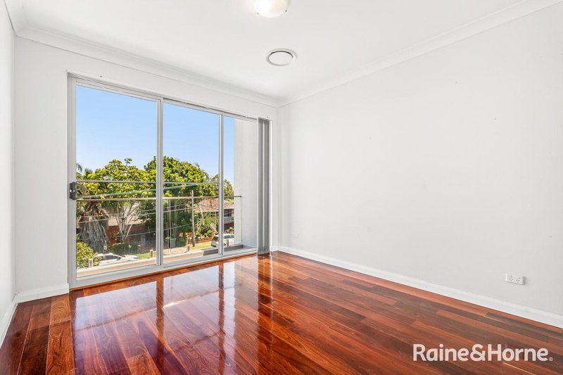 Photo - 18B Highland Avenue, Roselands NSW 2196 - Image 6