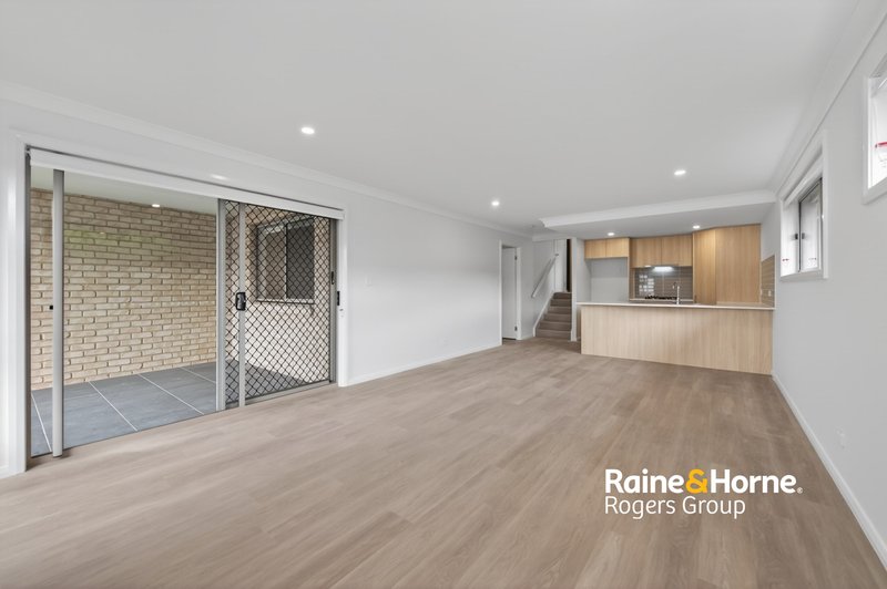 Photo - 18B Turnock Drive, Cameron Park NSW 2285 - Image 4