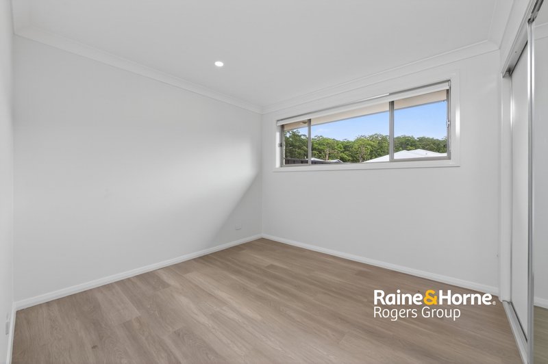 Photo - 18B Turnock Drive, Cameron Park NSW 2285 - Image 9