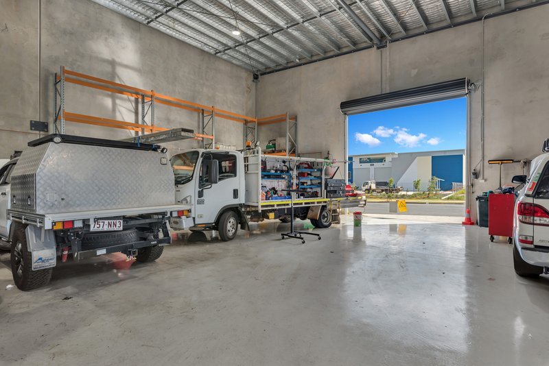 Photo - 1/9-11 Creek Crescent, Beerwah QLD 4519 - Image 3