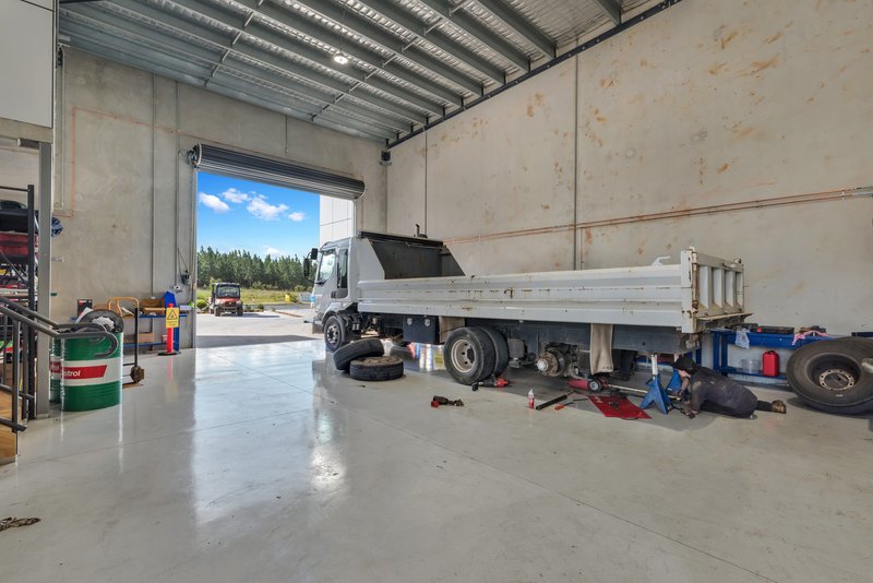 Photo - 1/9-11 Creek Crescent, Beerwah QLD 4519 - Image 4