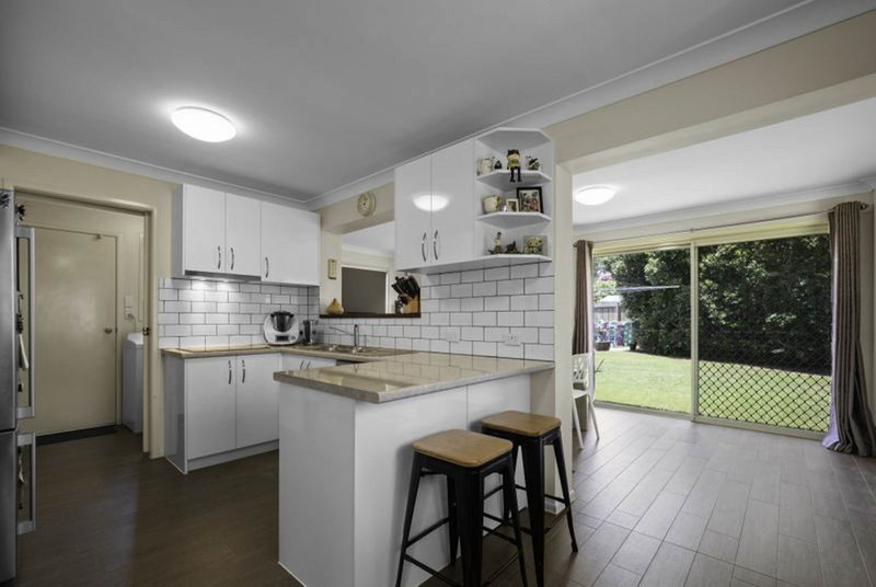 Photo - 19 19 Brett Place, Wynnum West QLD 4178 - Image 6