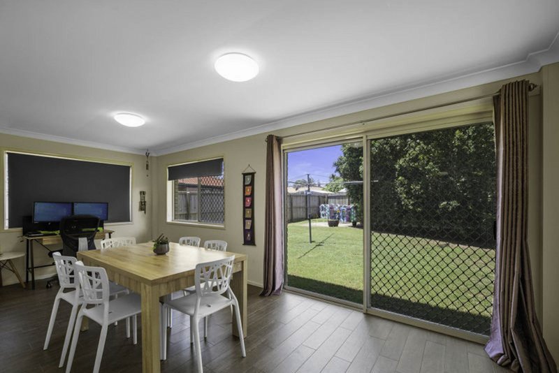 Photo - 19 19 Brett Place, Wynnum West QLD 4178 - Image 8