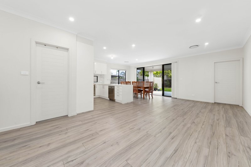 Photo - 19 & 19A Dampier Street, Chifley NSW 2036 - Image 3