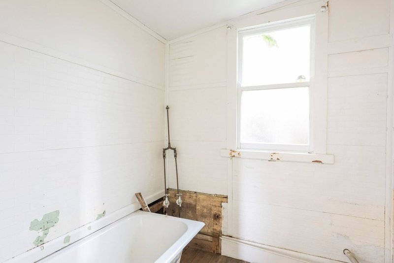 Photo - 19-21 Peters Street, Queenstown TAS 7467 - Image 10