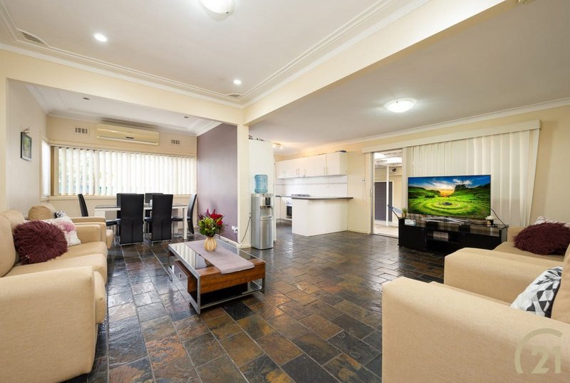 Photo - 19 - 21 Stanbrook Street, Fairfield Heights NSW 2165 - Image 12