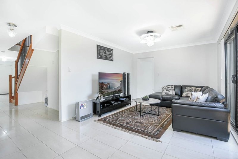 Photo - 19 Acropolis Avenue, Rooty Hill NSW 2766 - Image 6