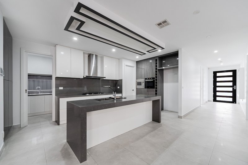 Photo - 19 Adventure Crescent, Roxburgh Park VIC 3064 - Image 14