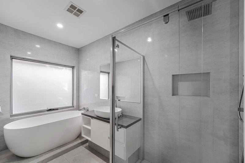 Photo - 19 Adventure Crescent, Roxburgh Park VIC 3064 - Image 27