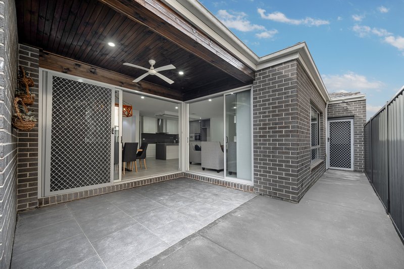 Photo - 19 Adventure Crescent, Roxburgh Park VIC 3064 - Image 30