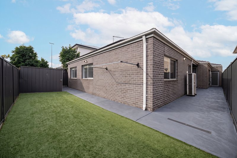 Photo - 19 Adventure Crescent, Roxburgh Park VIC 3064 - Image 31