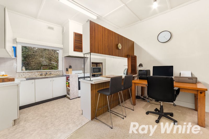 Photo - 19 Alandale Road, Blackburn VIC 3130 - Image 5