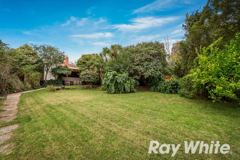 Photo - 19 Alandale Road, Blackburn VIC 3130 - Image 8